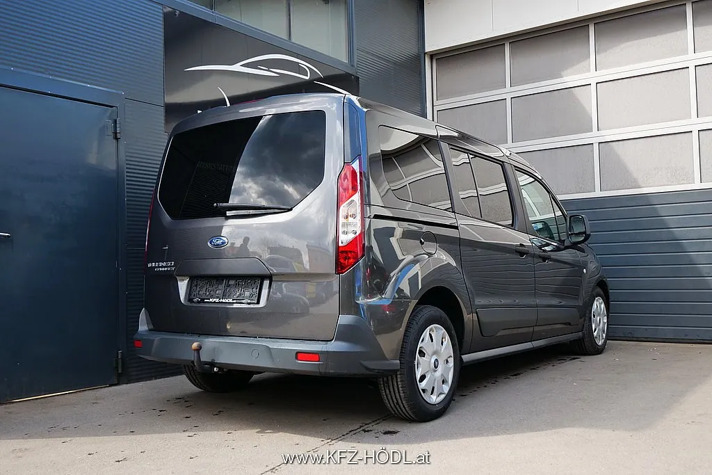 Ford Grand Tourneo Connect 1,5 TDCi Start/Stop Powershift L2 Image 2